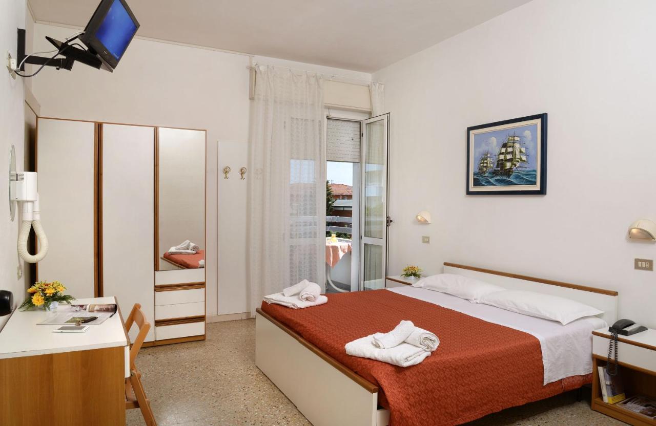 Hotel Ciondolo D'Oro Rimini Luaran gambar