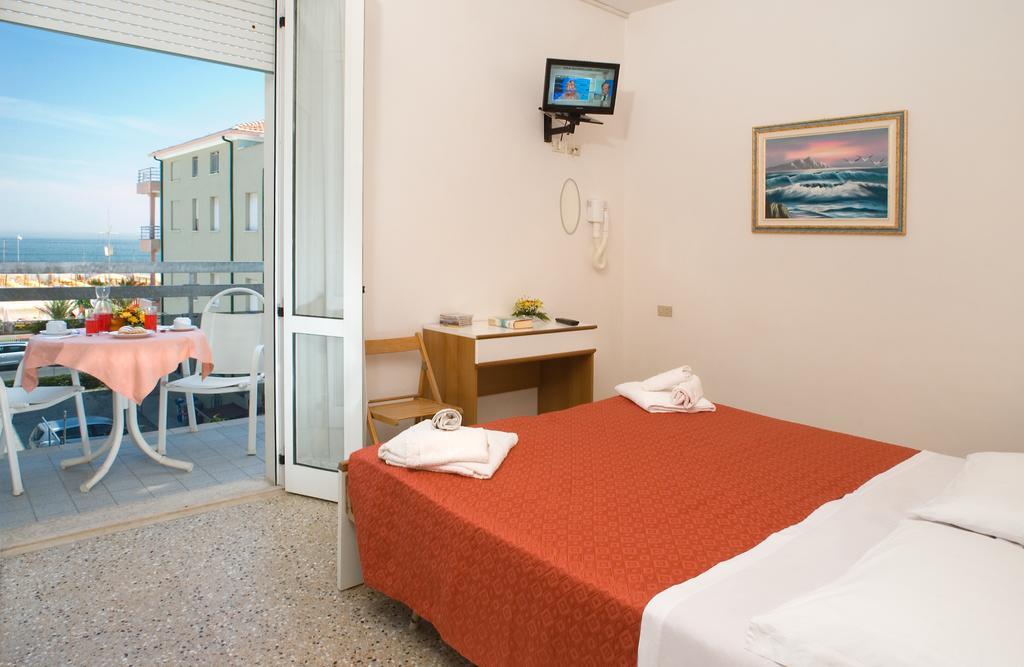 Hotel Ciondolo D'Oro Rimini Bilik gambar