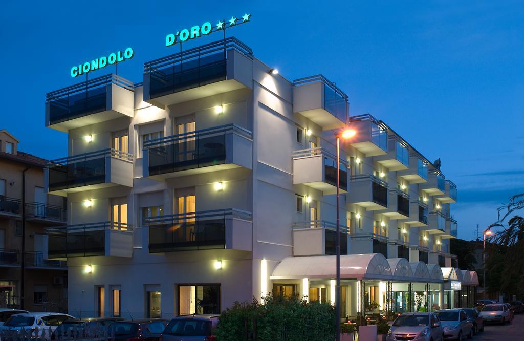 Hotel Ciondolo D'Oro Rimini Luaran gambar