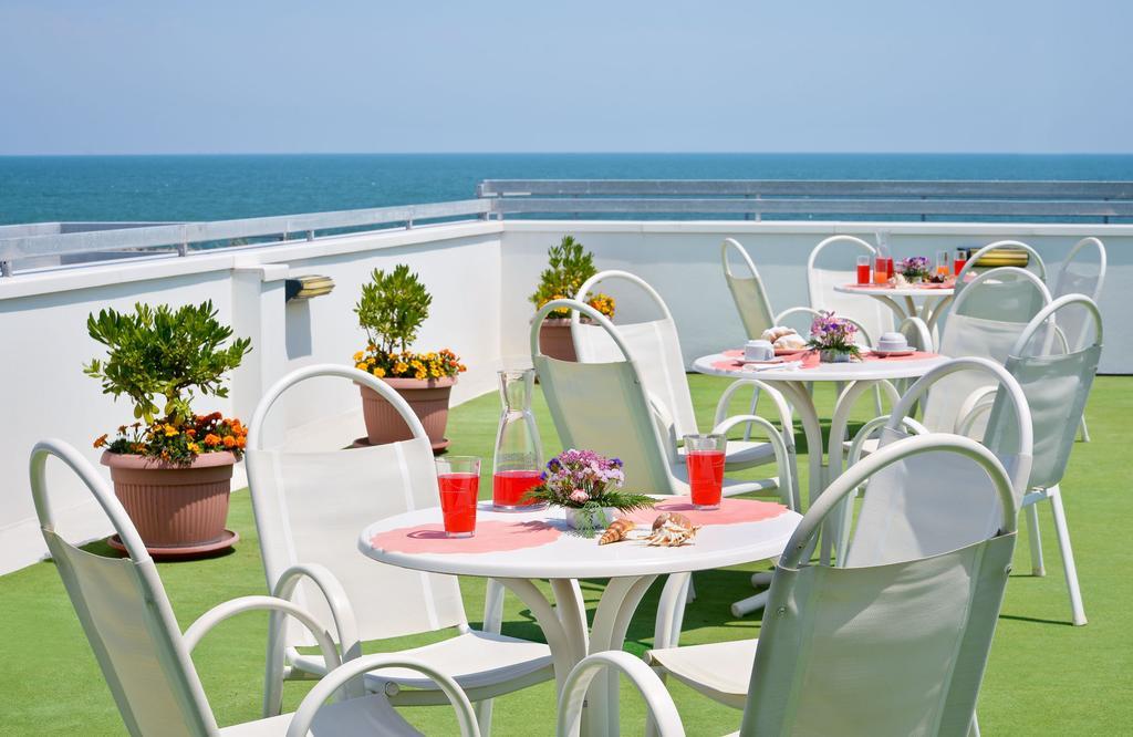Hotel Ciondolo D'Oro Rimini Luaran gambar