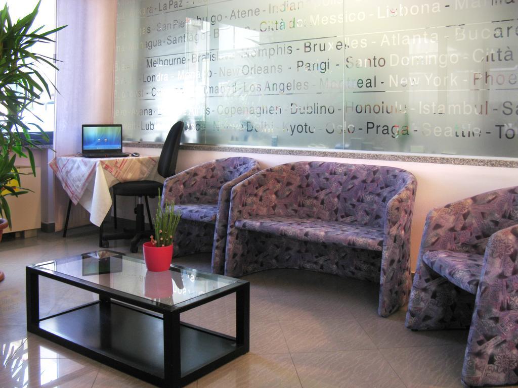 Hotel Ciondolo D'Oro Rimini Luaran gambar