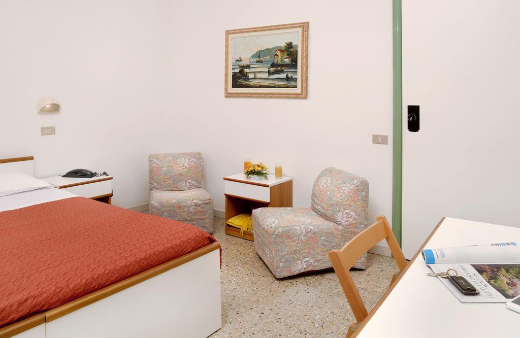 Hotel Ciondolo D'Oro Rimini Luaran gambar