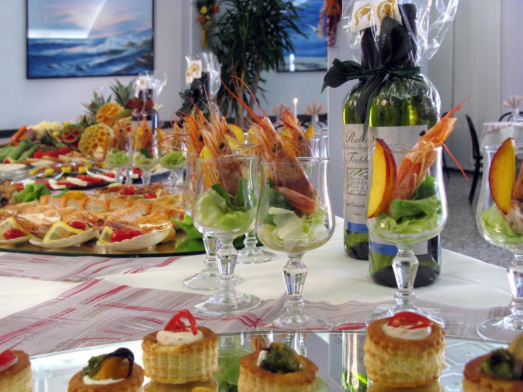 Hotel Ciondolo D'Oro Rimini Luaran gambar