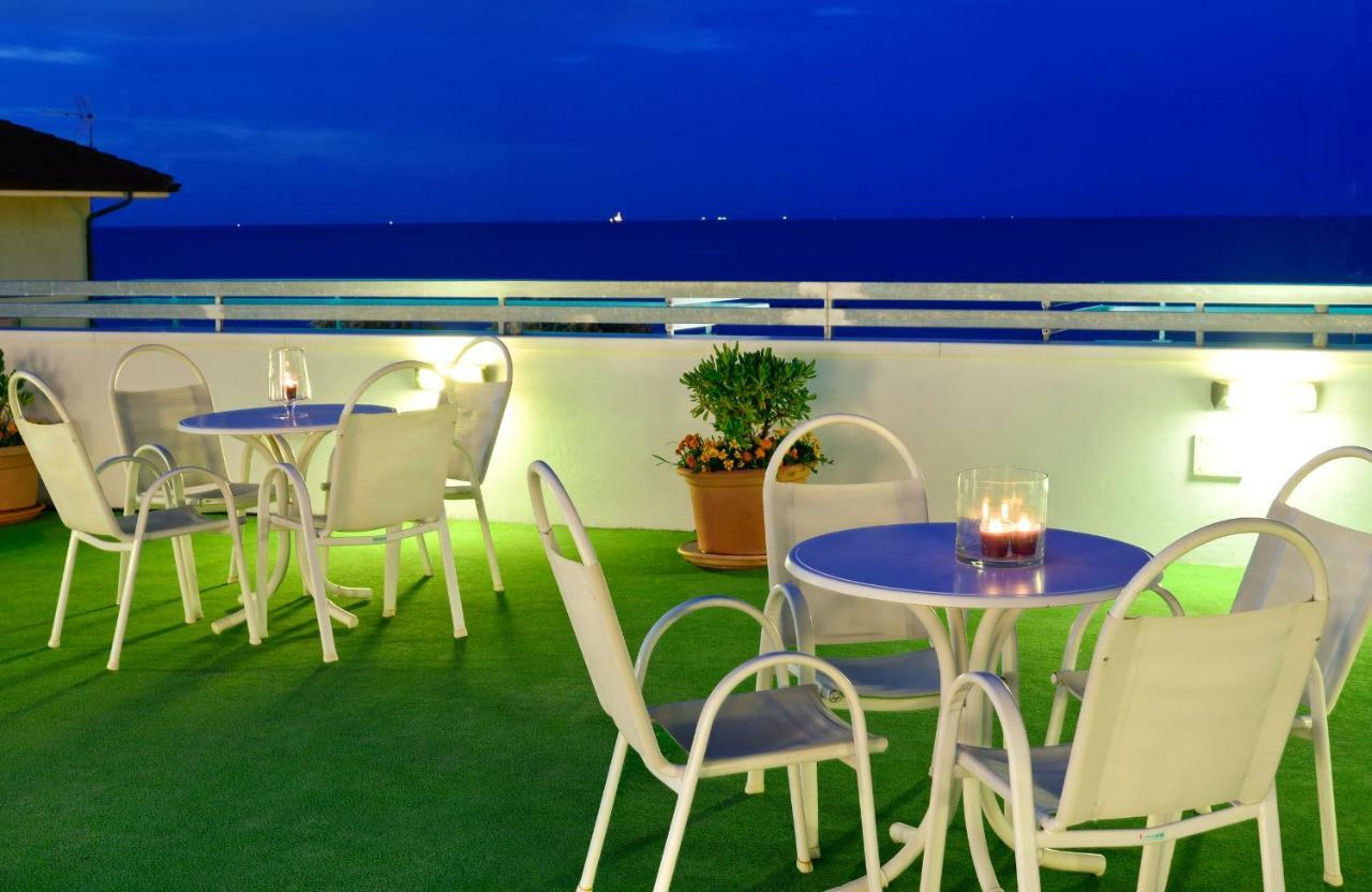 Hotel Ciondolo D'Oro Rimini Luaran gambar