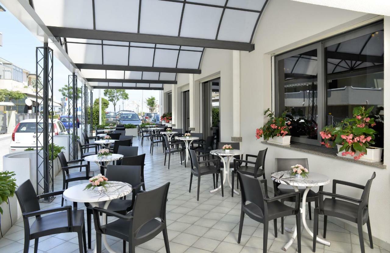Hotel Ciondolo D'Oro Rimini Luaran gambar