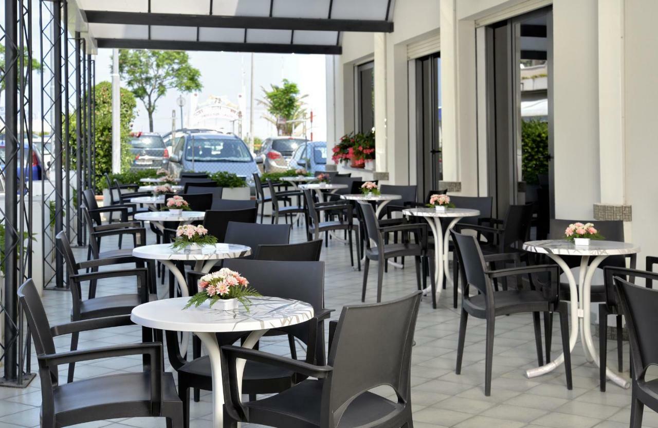 Hotel Ciondolo D'Oro Rimini Luaran gambar